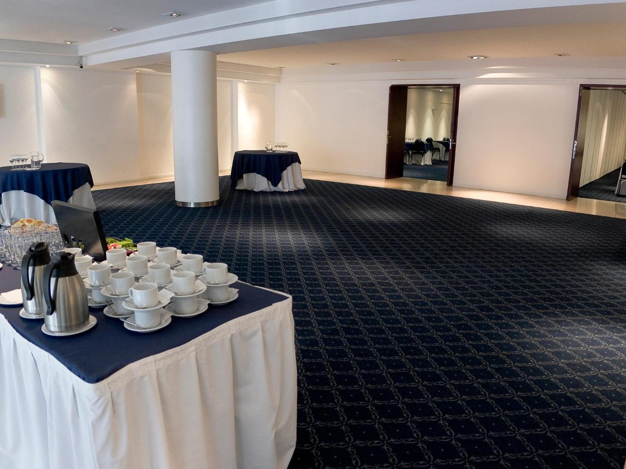 Dazzler By Wyndham Buenos Aires San Martin Hotel ภายนอก รูปภาพ