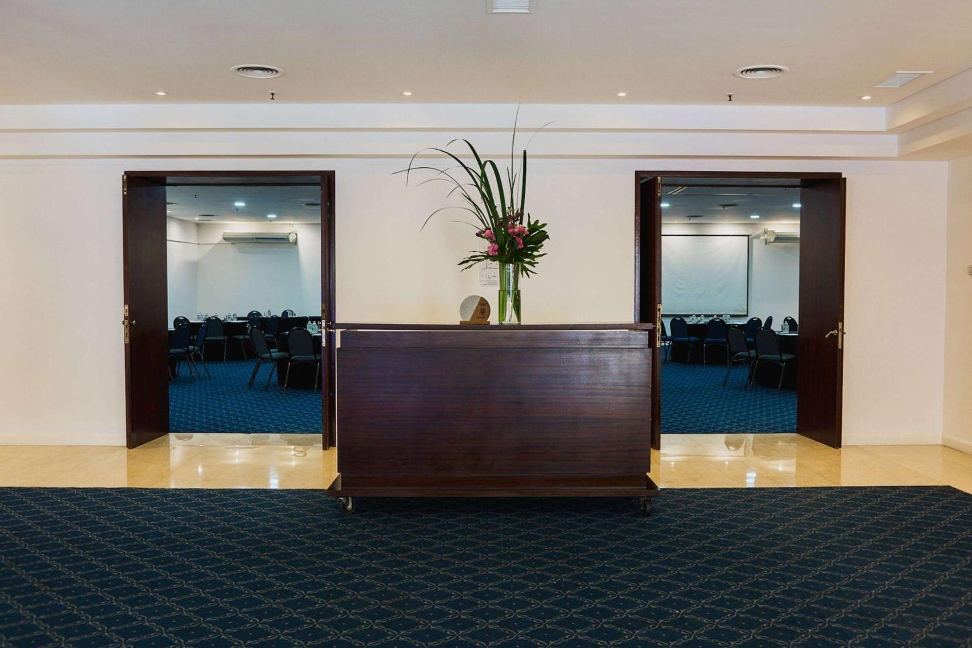 Dazzler By Wyndham Buenos Aires San Martin Hotel ภายนอก รูปภาพ