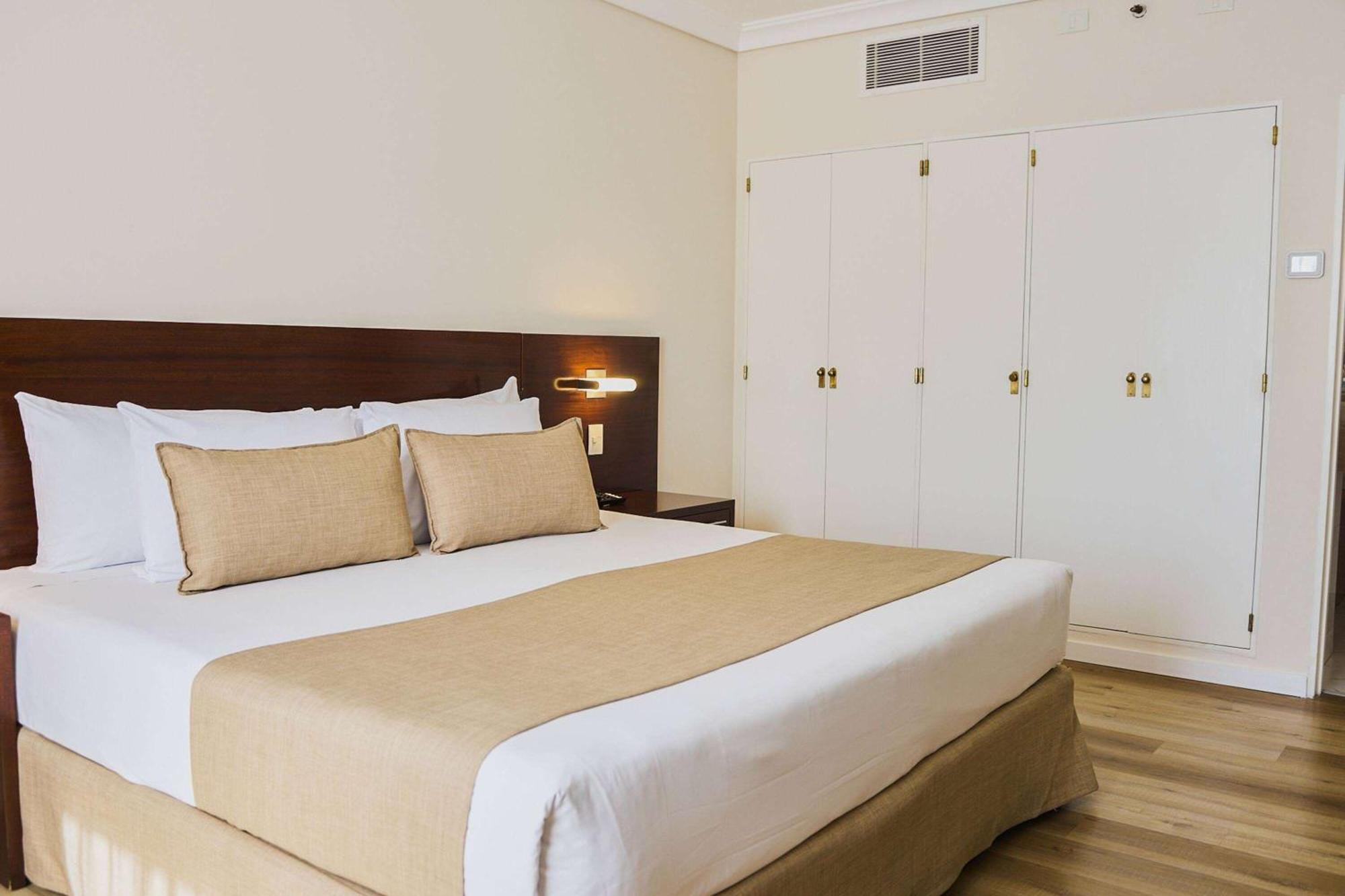Dazzler By Wyndham Buenos Aires San Martin Hotel ภายนอก รูปภาพ