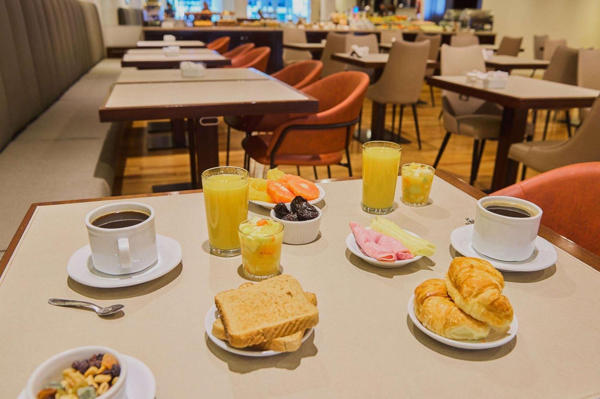Dazzler By Wyndham Buenos Aires San Martin Hotel ภายนอก รูปภาพ